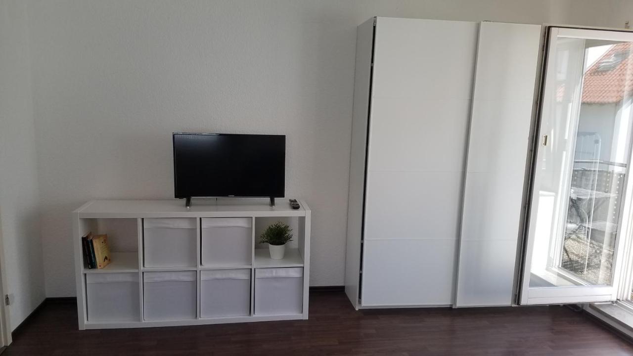 Ferien- Und Businessapartment I Modern Mit Wlan Und Parkplatz Nahe Zentrum, Automobil- Und Tech-Firmen, Messe Renningen Bagian luar foto